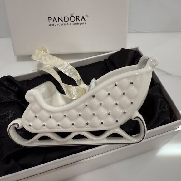 Pandora 2014 Limited Edition Porcelain Sleigh Ornament with Box Ivory Silver - Picture 4 of 10